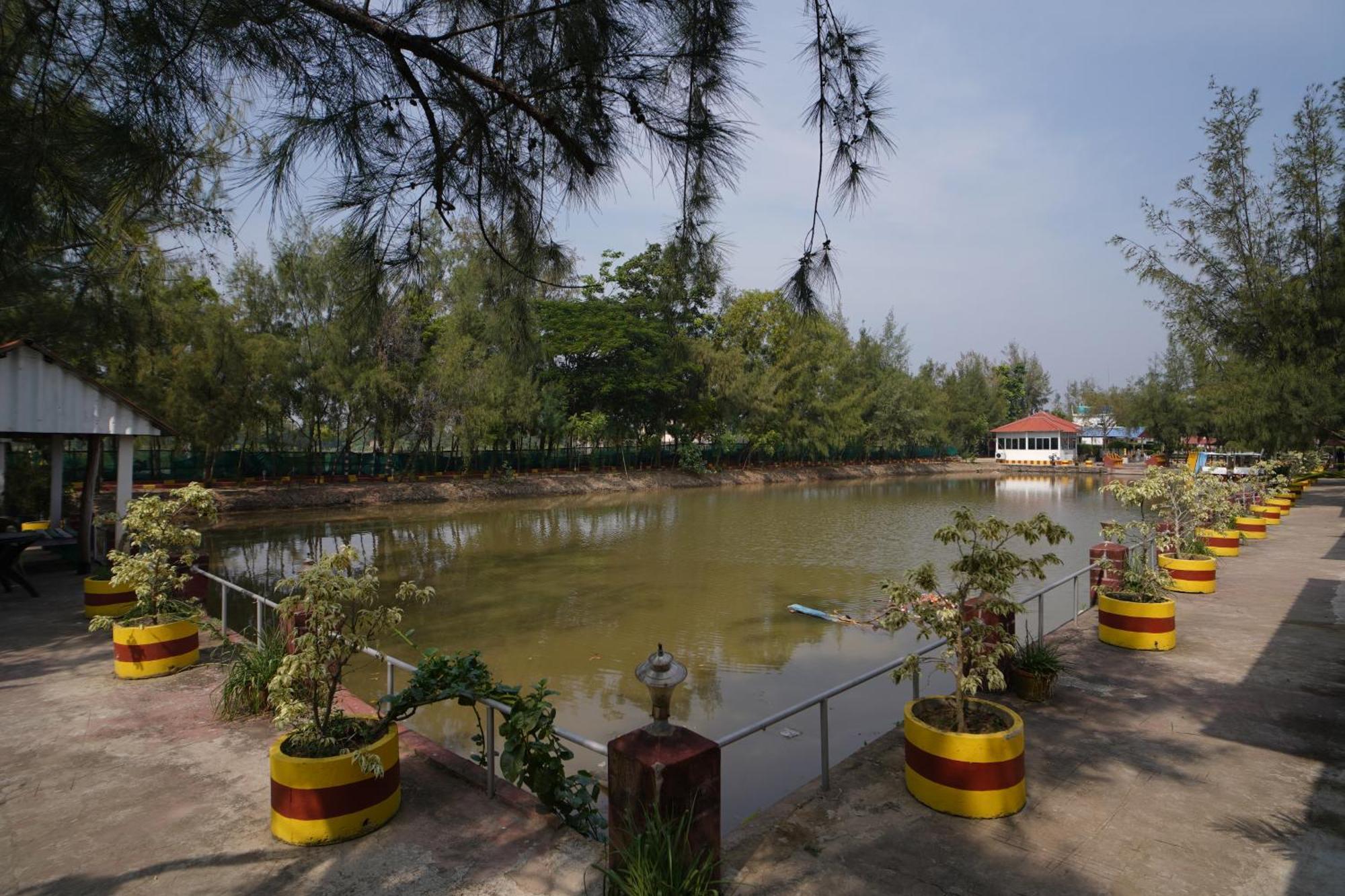 Lake View Village Resort Tajpur エクステリア 写真