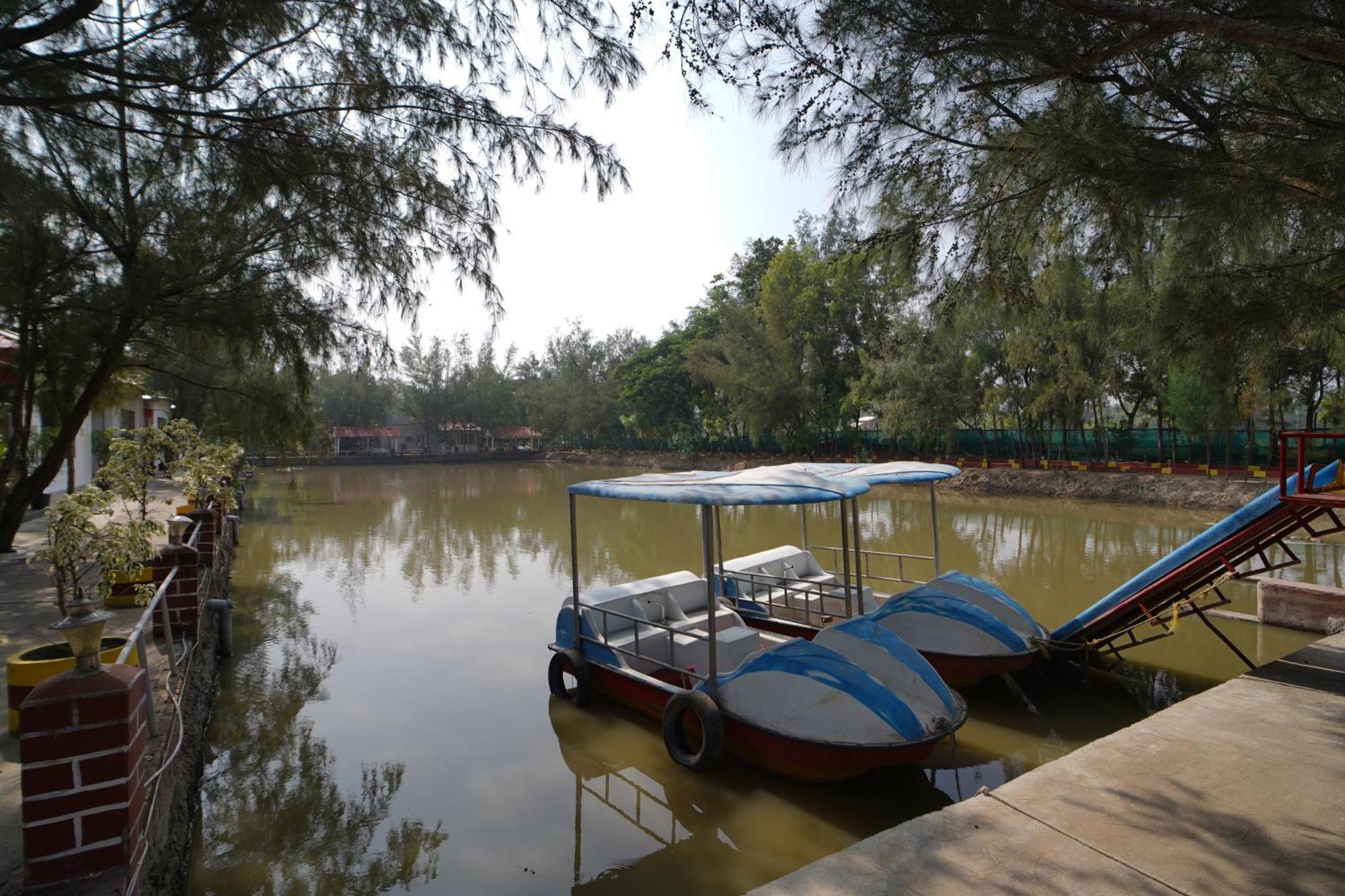 Lake View Village Resort Tajpur エクステリア 写真