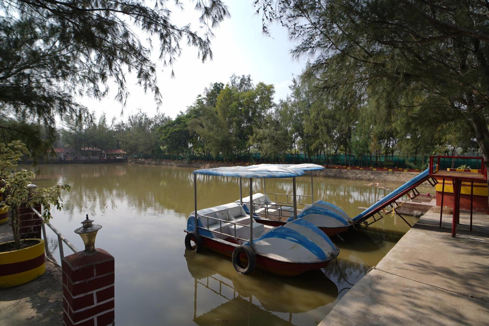 Lake View Village Resort Tajpur エクステリア 写真