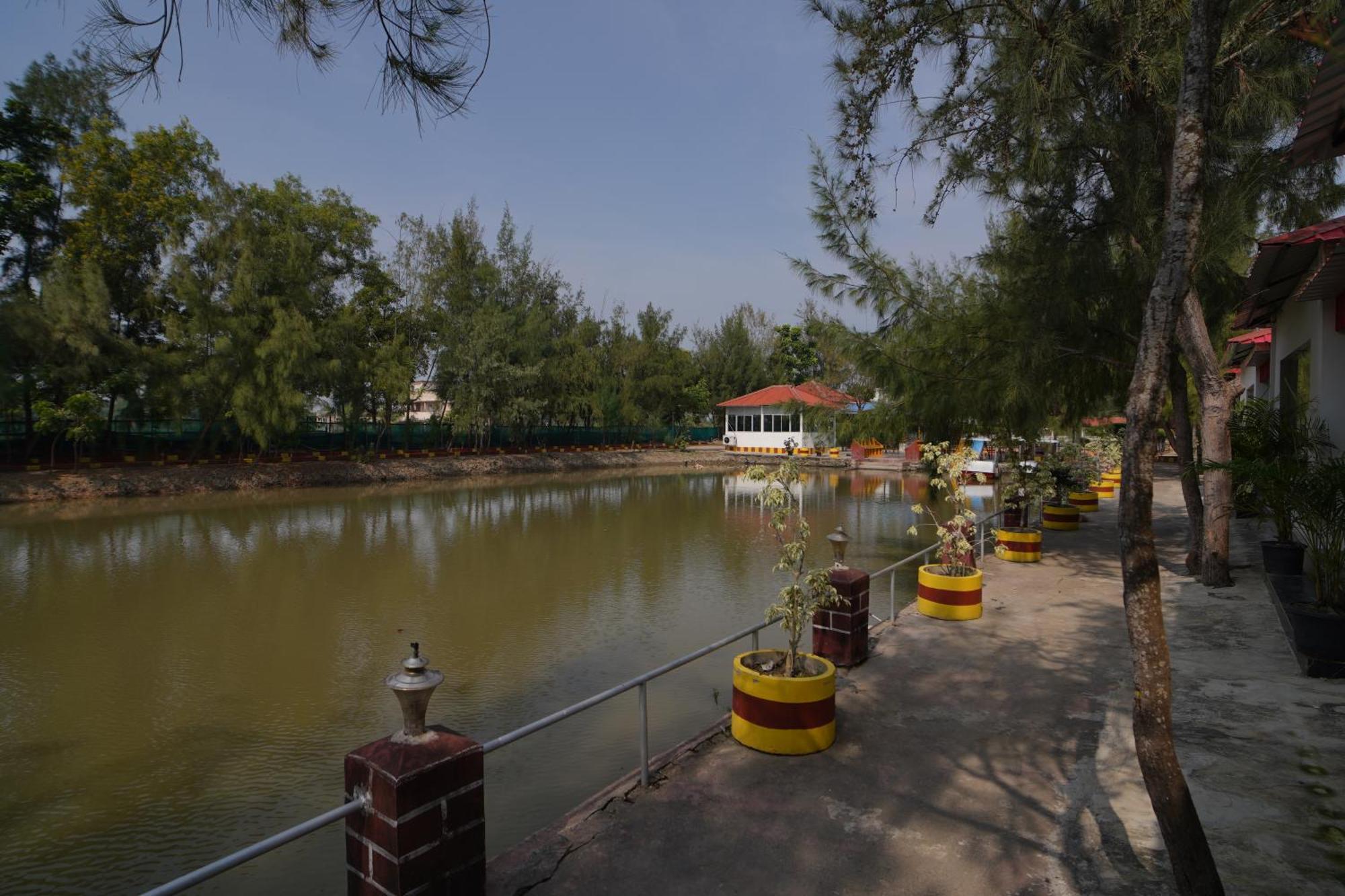 Lake View Village Resort Tajpur エクステリア 写真